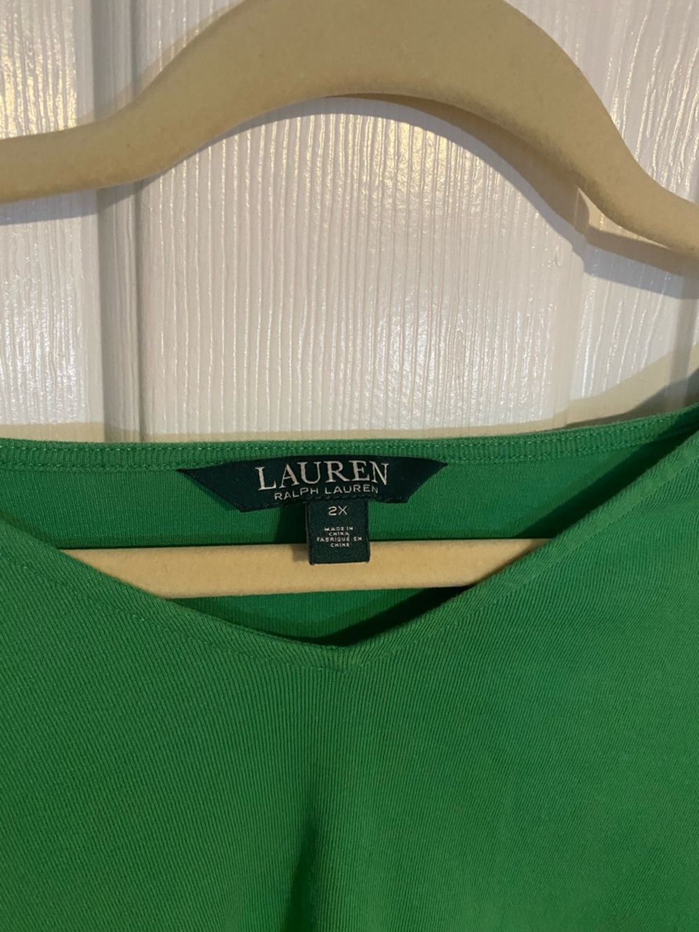 Lauren Ralph Lauren Emerald Green V-Neck Short Sleeve Top - Picture 2 of 3